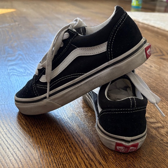 Vans classic Black and White Sneakers - Picture 5 of 8